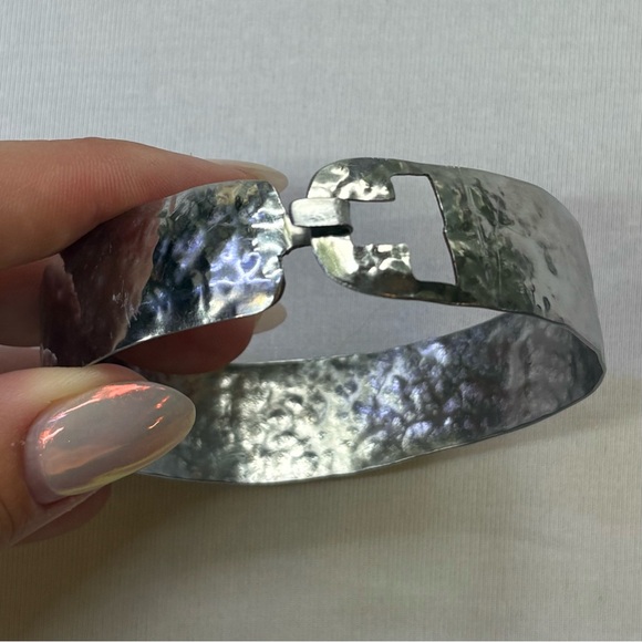 Handmade Hammered Silver Tone Cuff Bracelet - Picture 4 of 6